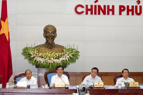 Government meets on law building  - ảnh 1